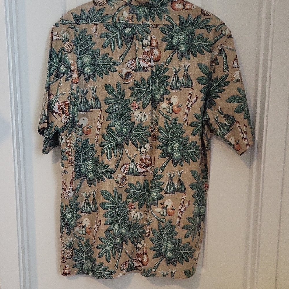 Reyn Spooner Green and Tan Casual Button Down Shirt with Tropical Print - Picture 6 of 6